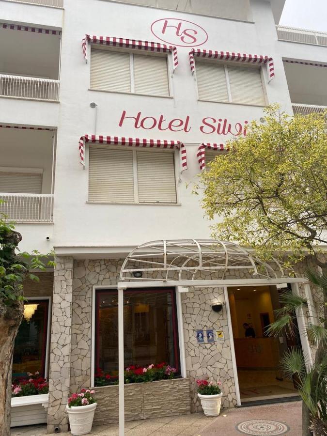Hotel Silvi 실비마리나 외부 사진